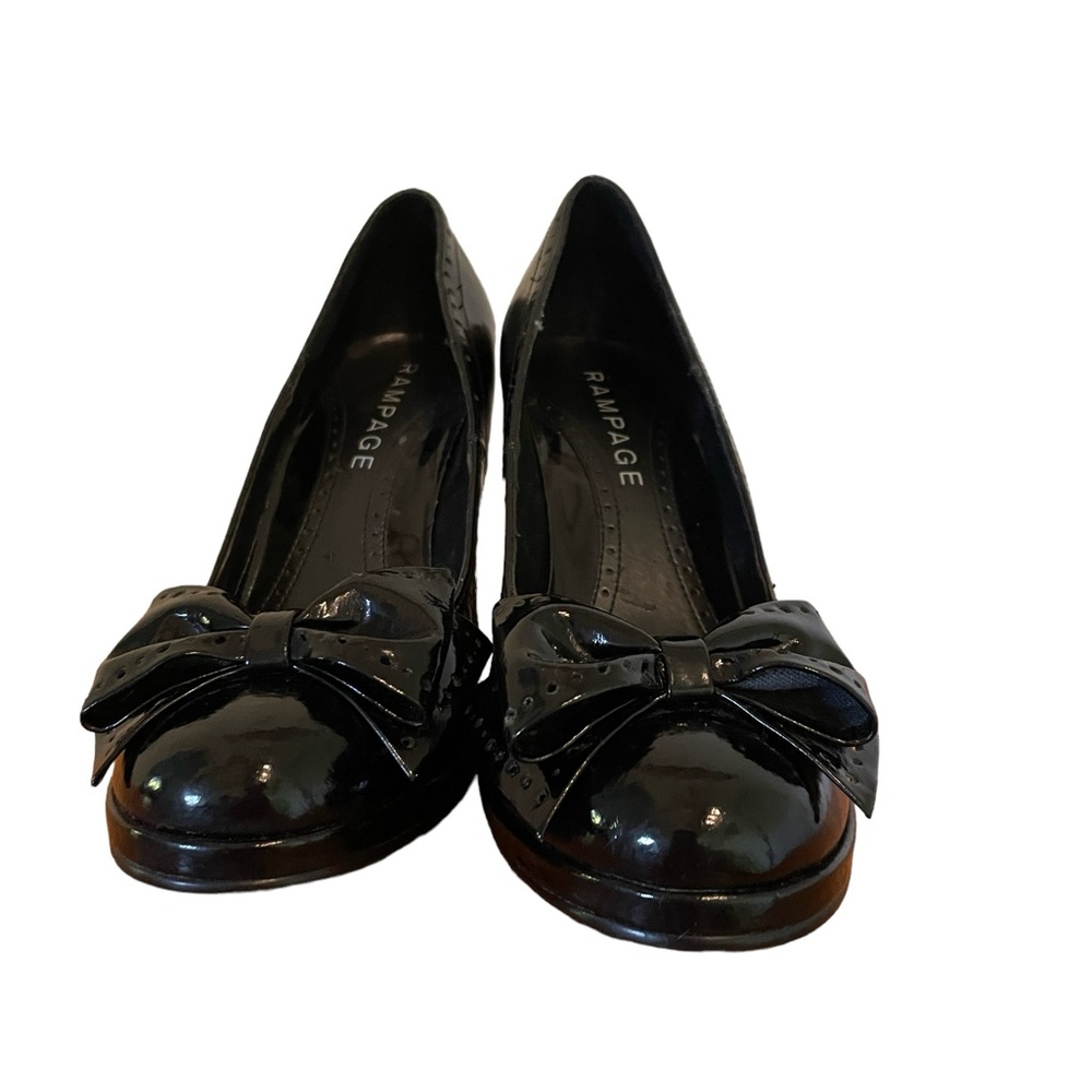 Black patent leather Rampage Jetsetter heels with bow, size 8